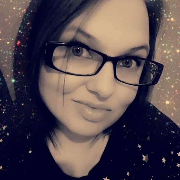 Meet your Posher, Kayla - Picture 1 of 1